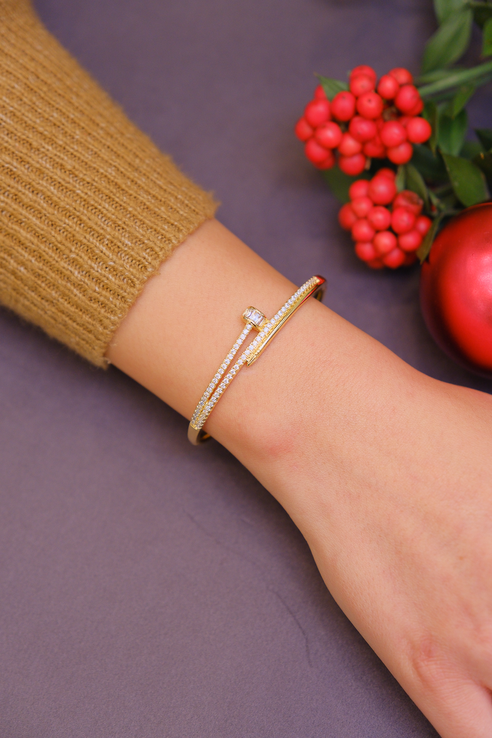 Taşlı bar kelepçe