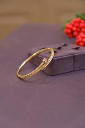 Taşlı bar kelepçe