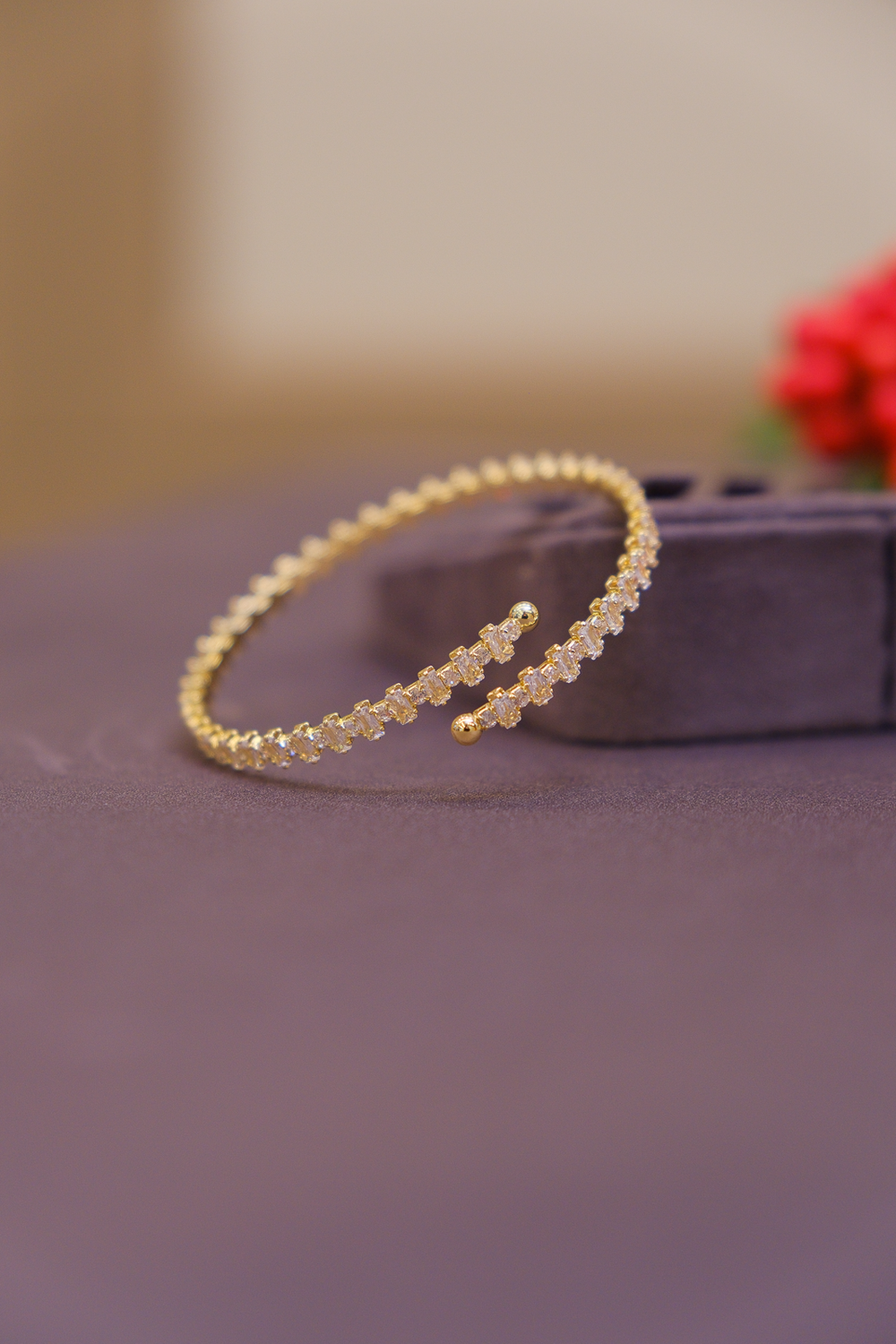 taşlı açık kelepçe