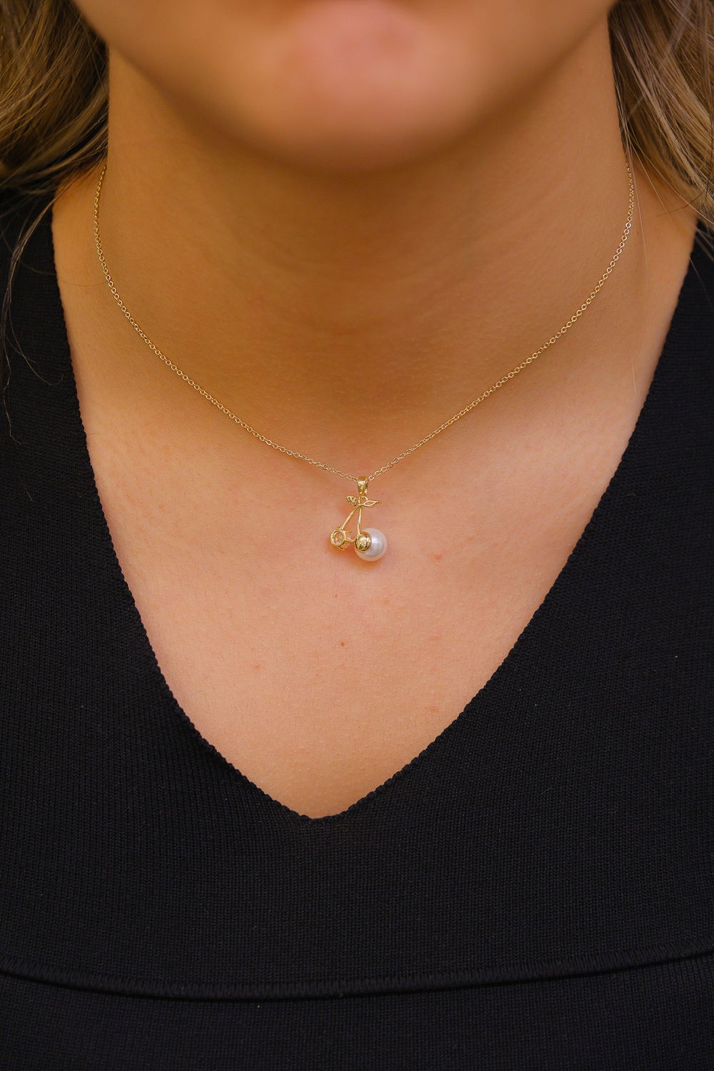 İnci detaylı kiraz kolye