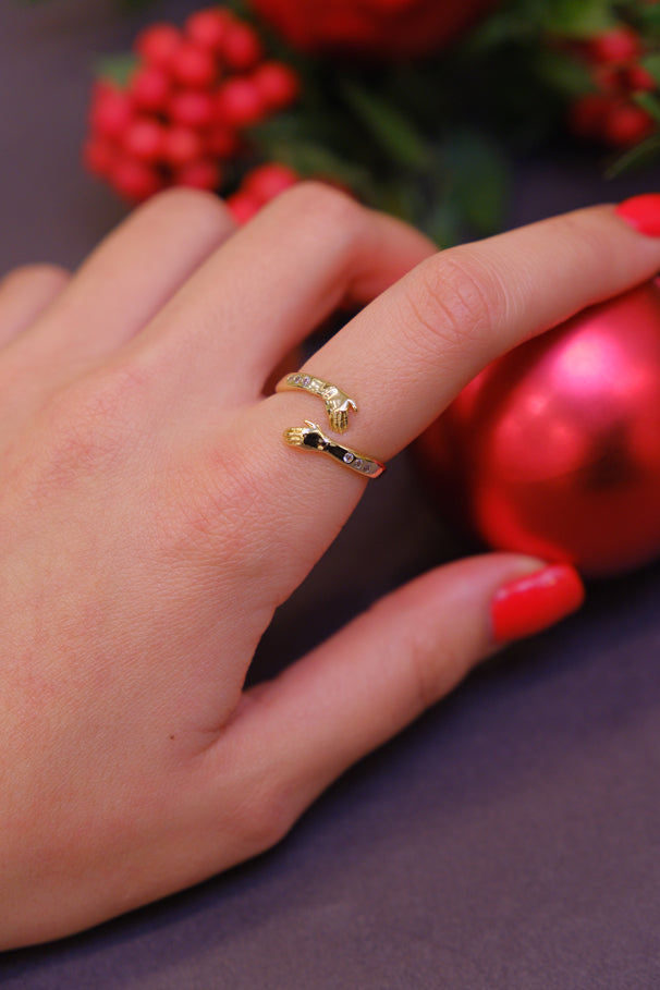 Birleşen Eller Yüzük